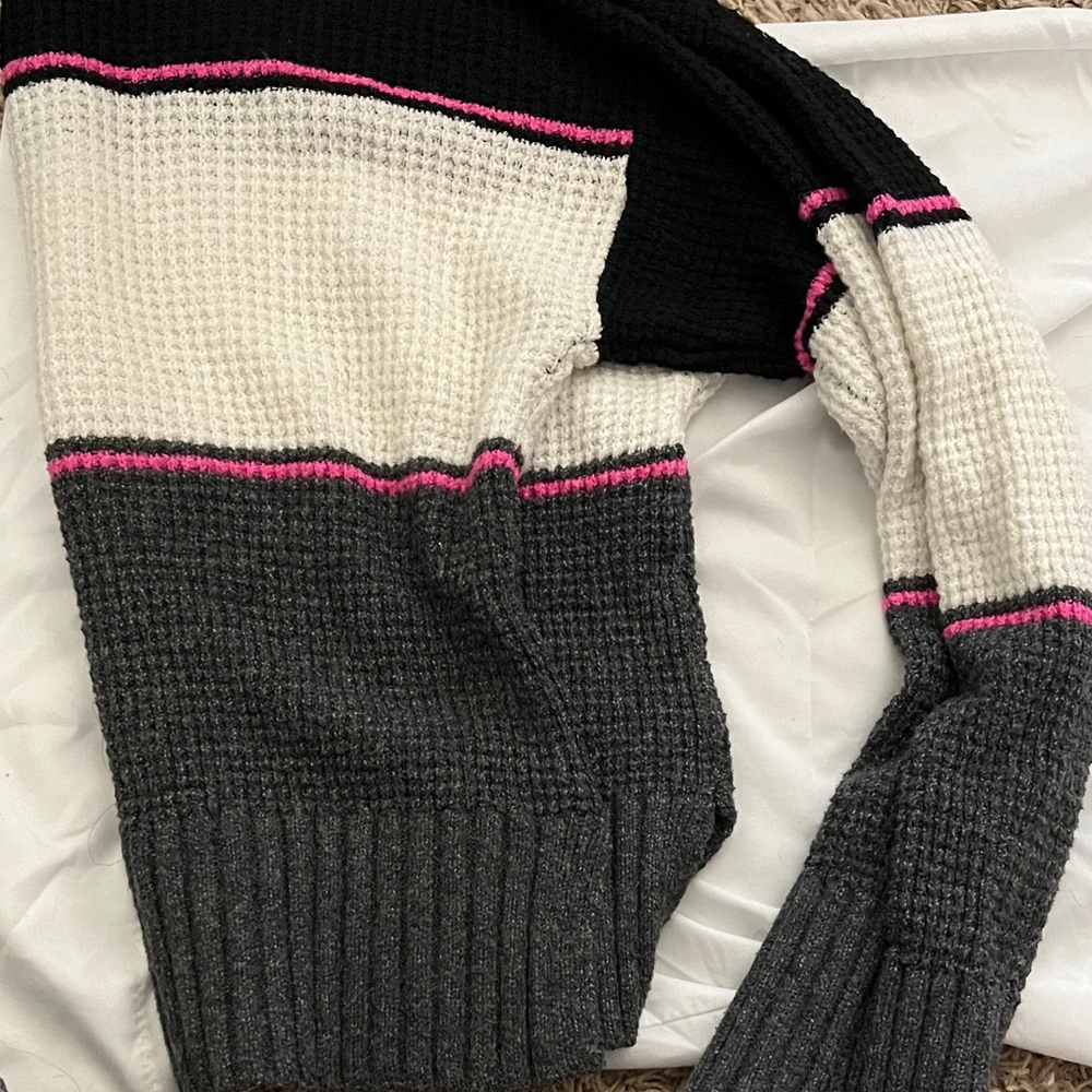 Sweater - Picture 2 of 2